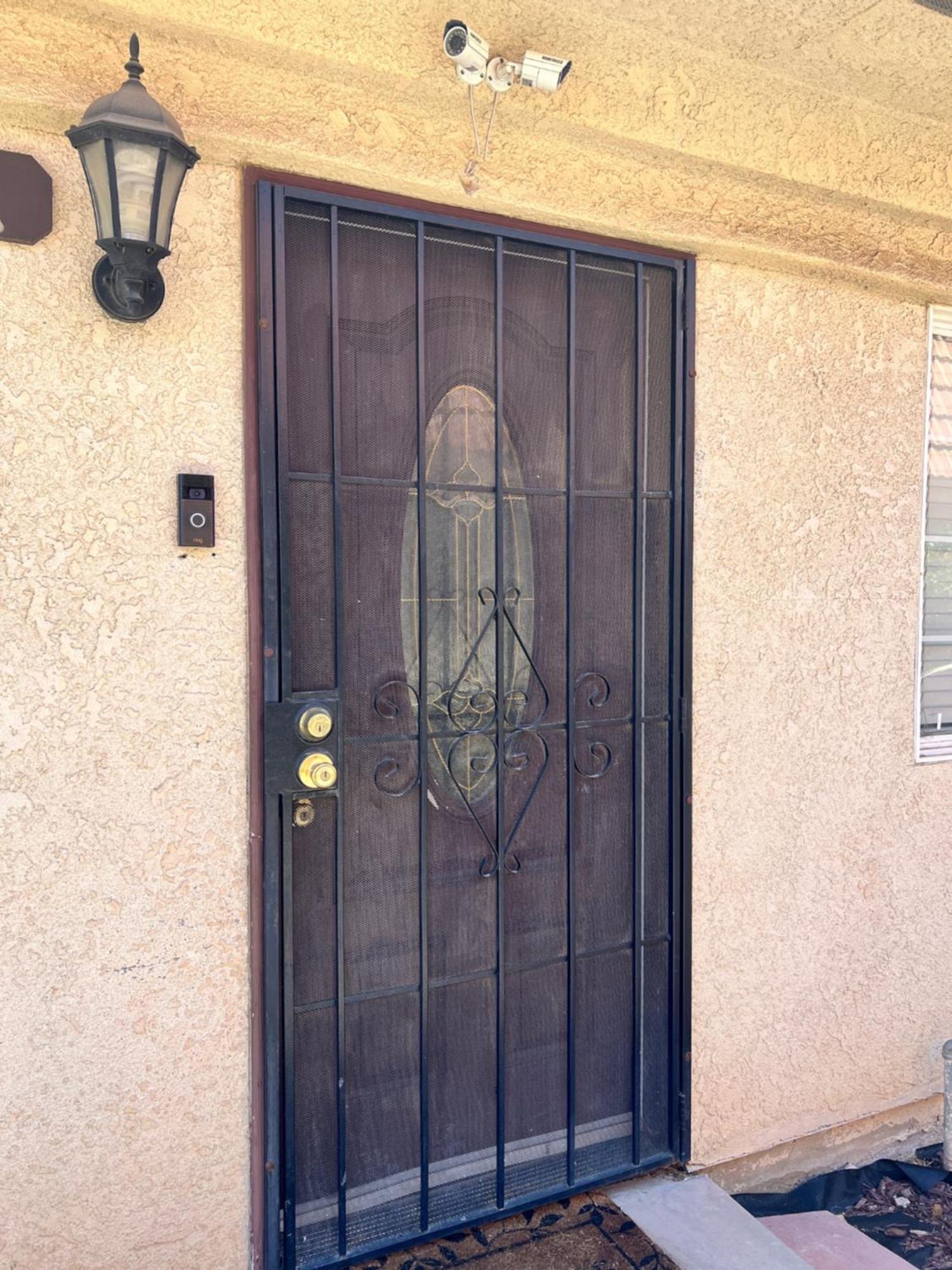 Peaceful 2Bed,1Bath Condo With Free Parking All Yours To Enjoy Fresno Eksteriør billede
